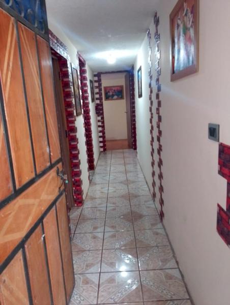 A la foto es mostra l'objecte Crocro house situat a la ciutat de Baños.