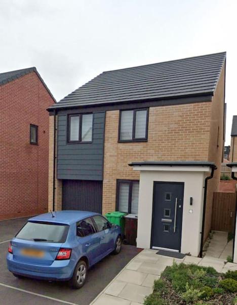 Private Room In A House With Parking In Lenton - Nottingham