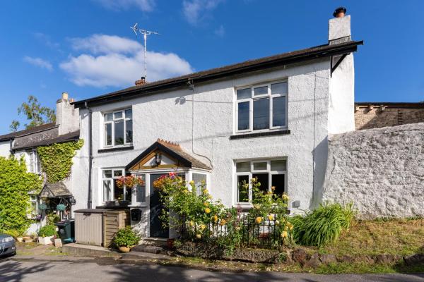 Na zdjęciu widoczny jest obiekt Haldon View - Characterful Devon cottage boasts stunning countryside views and hot tub położony w mieście Luton.