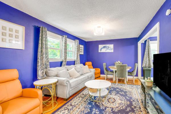A la foto es mostra l'objecte Warner Robins Home with Yard 2 Mi to Air Force Base situat a la ciutat de Warner Robins.