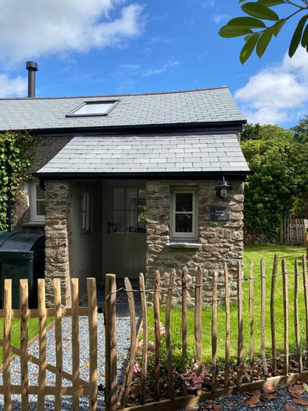 写真にはStratton市にあるRusset Cottage at Cann Orchardが写っています。