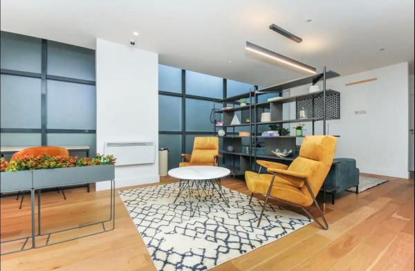 A la foto es mostra l'objecte Beautiful Modern Central Croydon Apartment situat a la ciutat de Croydon.