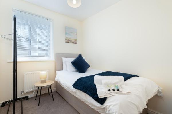 Foto 7: Spacious 4 bedroom, perfect for contractors, families, private parking