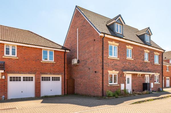 Foto 2: Spacious 4 bedroom, perfect for contractors, families, private parking