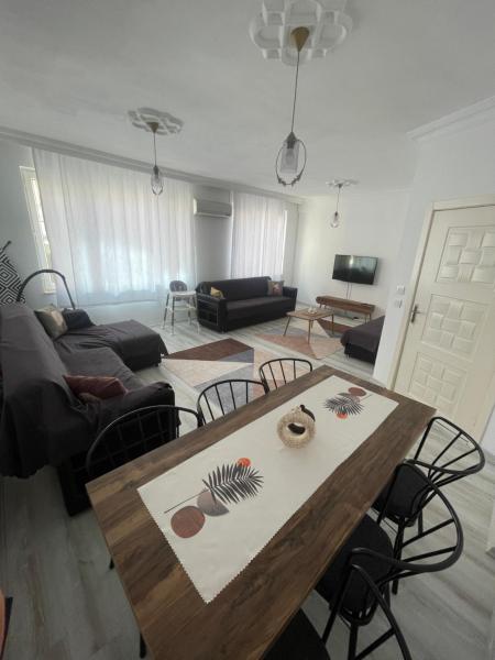 На фото показан объект Central Large Home, расположенный в городе Анталья.
