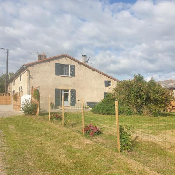 A la foto es mostra l'objecte Gîte le temps de vivre situat a la ciutat de Pressac.