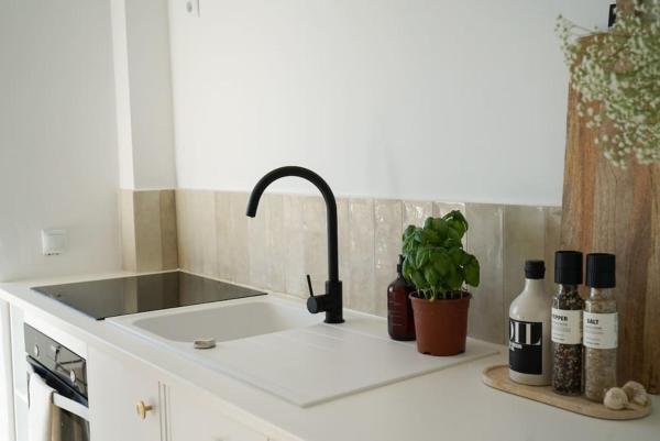 Foto 9: Spacious 2 Bed with Panoramic Views with Parking