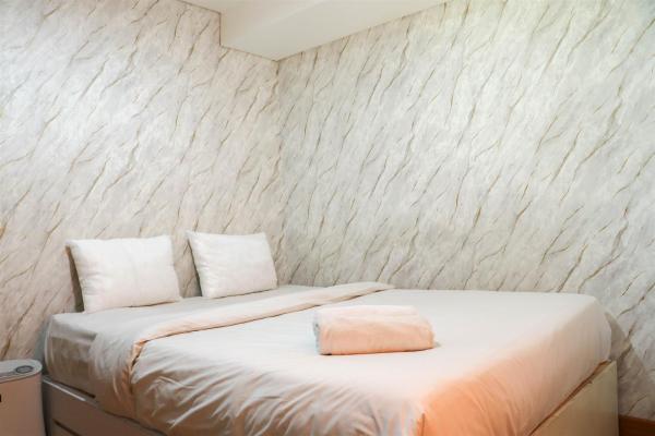 Warm and Homey 2BR at Sentraland Cengkareng Apartment By Travelio, Dżakarta