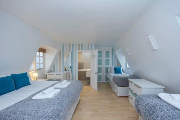 Foto 2: Host & Stay - Sillwood Seafront