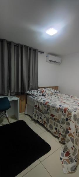 写真にはバーハ・ドス・コケイロス市にあるCondomínio barra prime residenceが写っています。