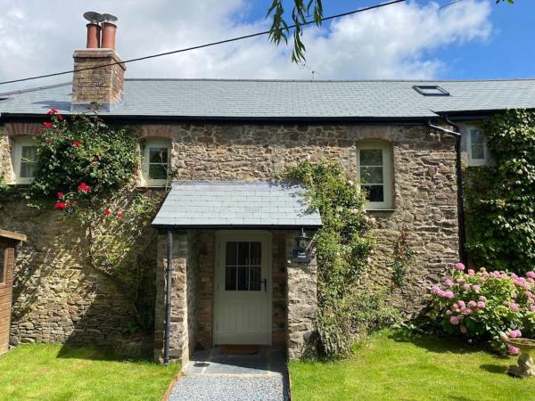 写真にはStratton市にあるPippin Cottage at Cann Orchardが写っています。