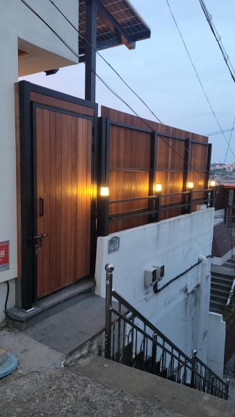 A la foto es mostra l'objecte Tongyeong Beach House situat a la ciutat de Mioji.