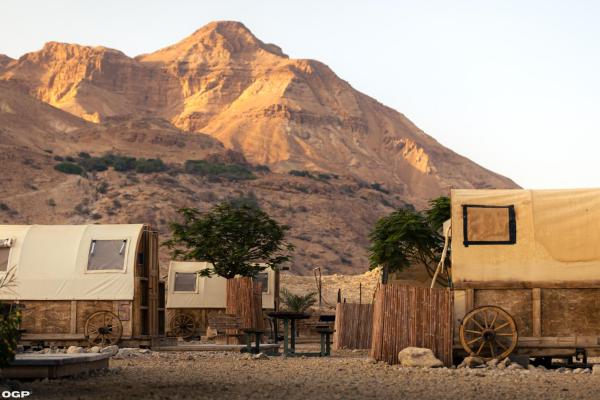 A la foto es mostra l'objecte Badolina Ein Gedi Glamping situat a la ciutat de Ein Gedi.