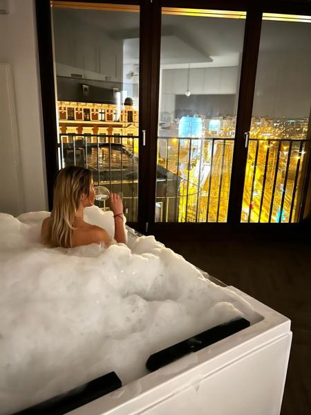 2-pokojowy apartament z jacuzzi w centrum Top widok!, Breslavia
