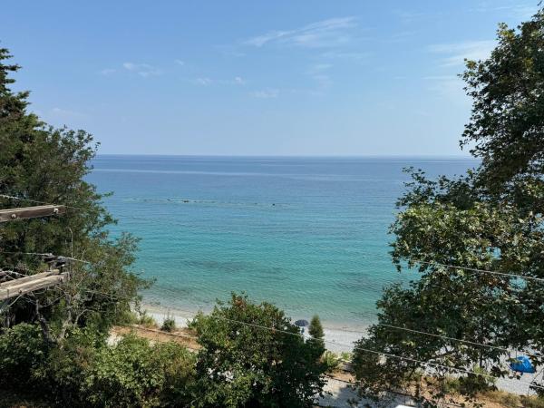 Nella foto è visibile l'oggetto Paris sea view apartments situato nella città di Platamonas.