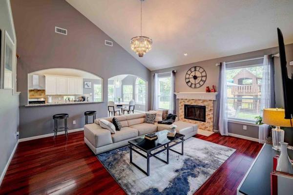 Beautiful 4-bedroom House With Nice Backyard - Houston, TX