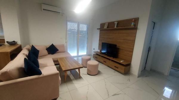 På bildet vises objektet Dea Apartament som ligger i byen Golem.