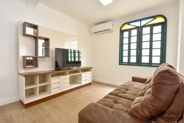 På billedet ses objektet Cobertura Duplex 300m da Praia, Canasvieiras N693 beliggende i byen Florianópolis.