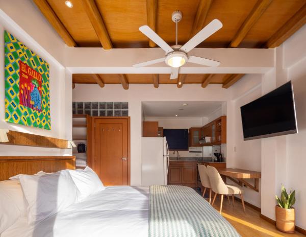 Na zdjęciu widoczny jest obiekt Bumba Suites położony w mieście Cuenca.