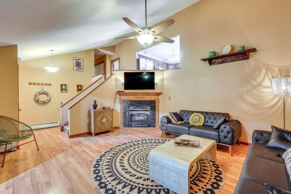Pool, Yard and Game Room Family Home in Kunkletown photo 6