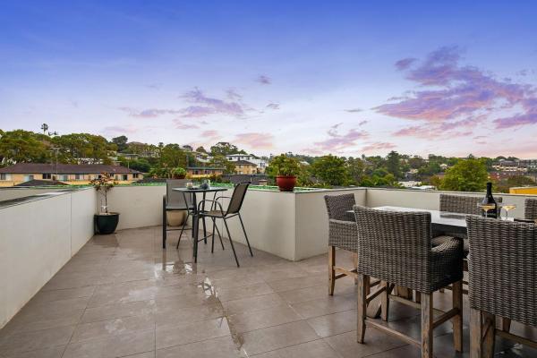 A la foto es mostra l'objecte Dee Why Sky High - A Radiant Coastal Couples' Refuge situat a la ciutat de Deewhy.