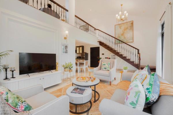 Na zdjęciu widoczny jest obiekt Grosvenor House by Hireavilla - 3BHK Duplex with Pool in Assagao położony w mieście Marna.