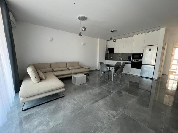 Na fotografii je vidět objekt Rent Apartament Lalzy Bay nacházející se ve městě Durrës.