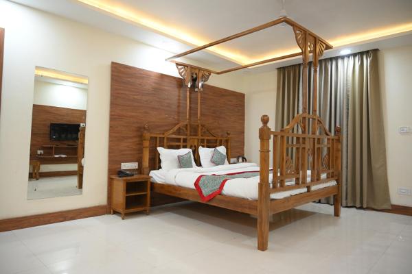 A la foto es mostra l'objecte Orchha Club and Resort - OCR situat a la ciutat de Sakrār.