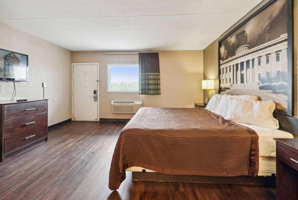 Fotografia 4: Super 8 by Wyndham Millbury/Toledo