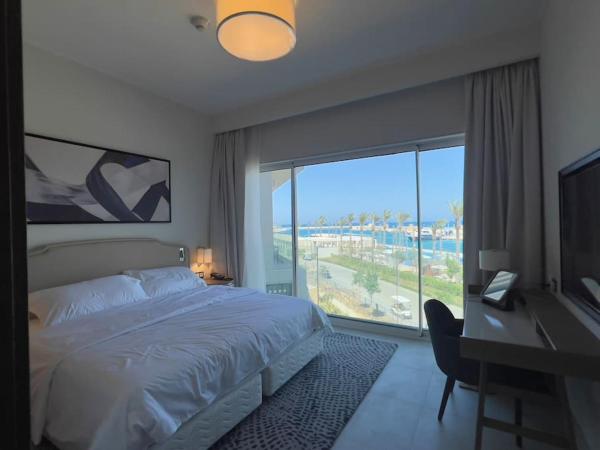 Foto 7: Marassi, Luxury Suite in Address Beach resort, service apartment