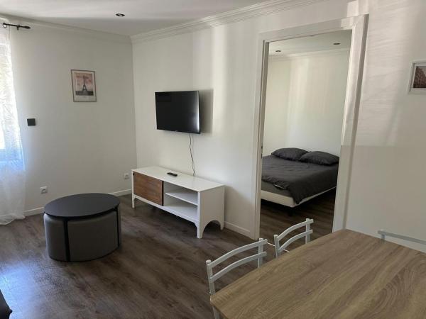 Na fotografii je vidět objekt Appartement T2 nacházející se ve městě Randens.