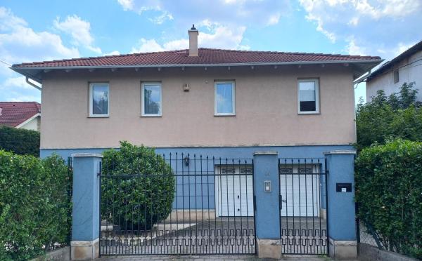 På billedet ses objektet Kertész14 Apartman beliggende i byen Budaörs.