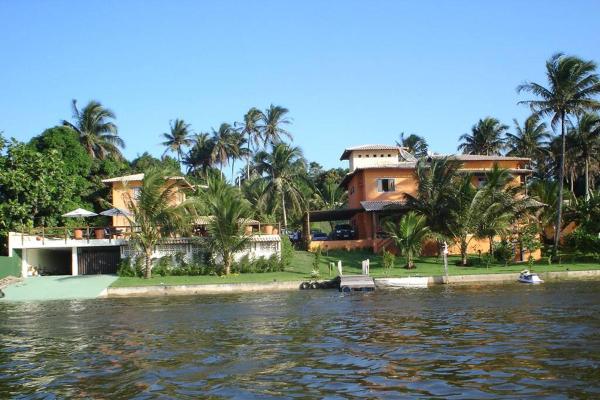 A la foto es mostra l'objecte Casa no Lago em Meaipe Guarapari situat a la ciutat de Guarapari.