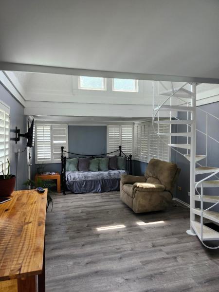 Στη φωτογραφία φαίνεται το αντικείμενο Riverfront Cottage που βρίσκεται στην πόλη Fox River Grove.