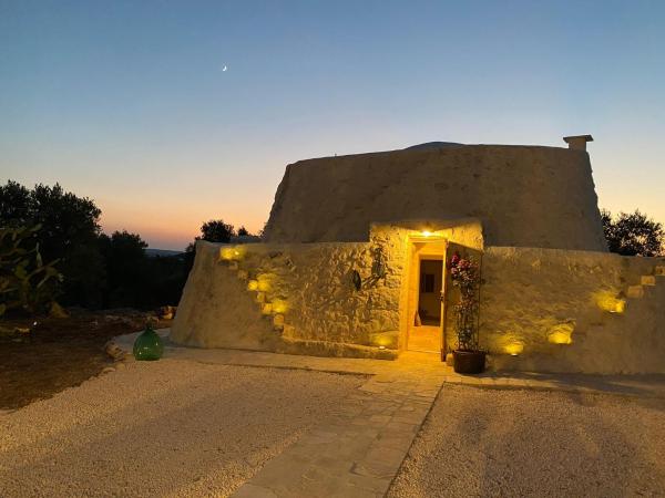 A la foto es mostra l'objecte Il piccolo saraceno situat a la ciutat de Ostuni.