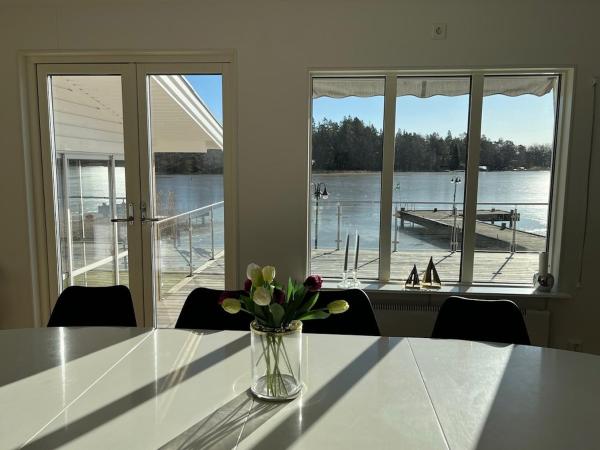 На фото показан объект Villa Solsa, расположенный в городе Нюнесхамн.