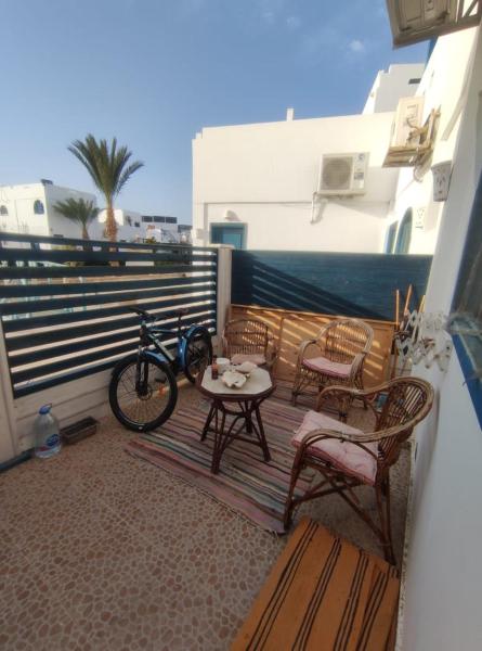 A la foto es mostra l'objecte Laguna special studio situat a la ciutat de Dahab.