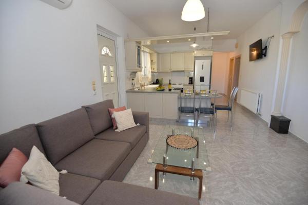 写真にはイアリソス市にあるNina's Apt in Ialysos near the Beachが写っています。