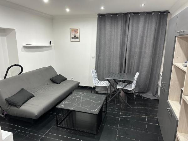 Na fotografii je vidět objekt Studio aiguebelle nacházející se ve městě Randens.