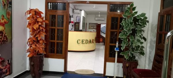 A la foto es mostra l'objecte Hotel Cedar situat a la ciutat de Jaffna.