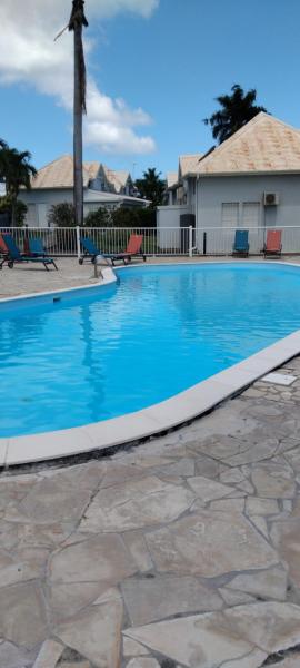 Bungalow avec piscine, Saint-François
