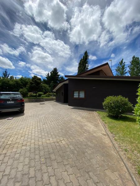 На фото показан объект Casa Los Naranjos, расположенный в городе Кинчамали.