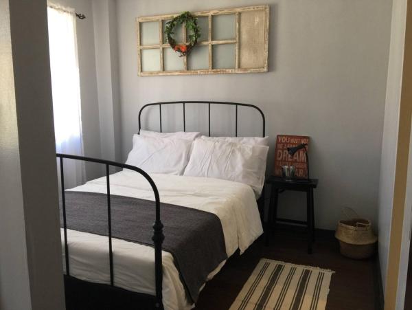 Foto 4: Spacious Rustic Condo in Resorts World across NAIA 3