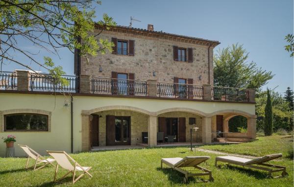 2 Bedroom Amazing Apartment In Avigliano Umbro - Umbria