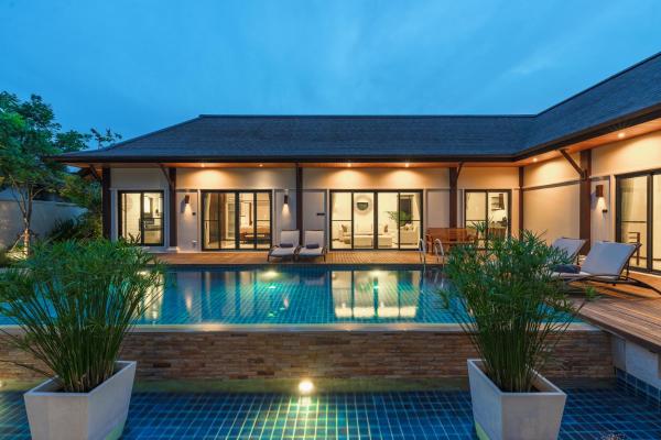 På billedet ses objektet 3-Bedroom Large Pool Villa With Garden beliggende i byen Layan Beach.