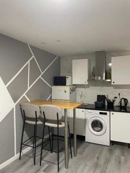 Estudio nuevo y moderno, Бенидорм