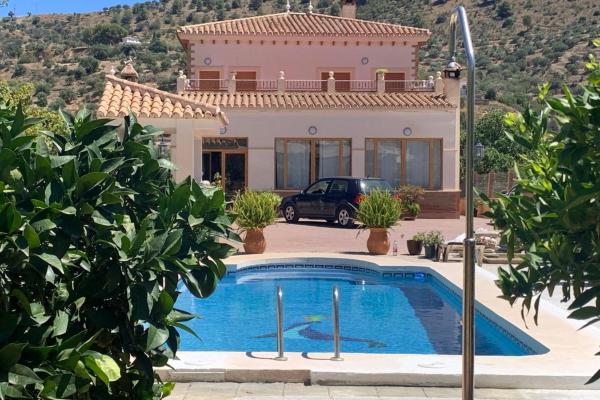 A la foto es mostra l'objecte Familiar House with Private Pool and Mountains View situat a la ciutat de Venta Baja.