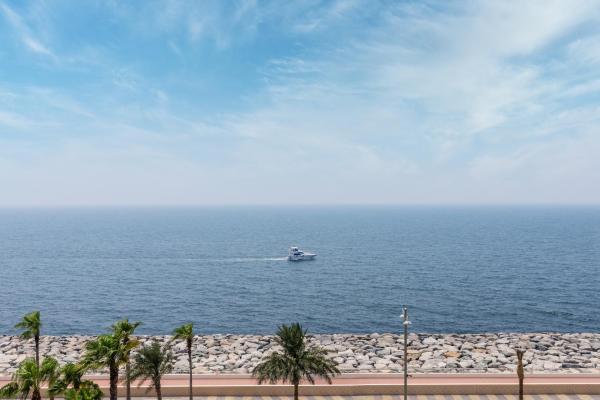 Bilde 5: Waves - Premium Seaside Retreat With Private Beach