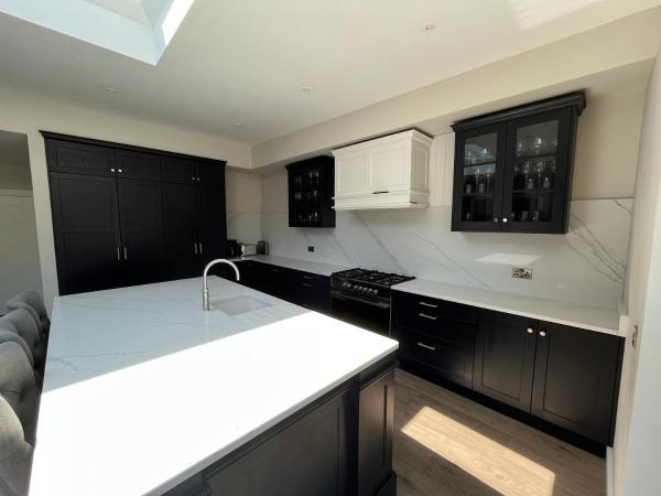 写真にはブラックロック市にあるModern 4 bedroom house south Dublinが写っています。
