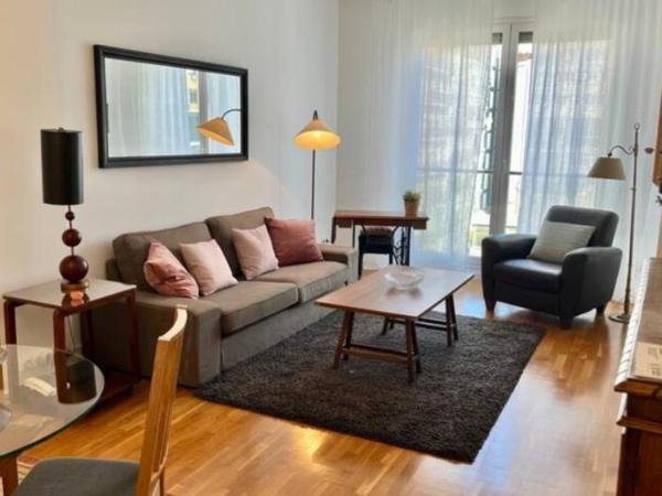Apartamento con 2 Dormitorios, Elegante y Céntrico en Rambla Catalunya - ES-341-2, Barcelona